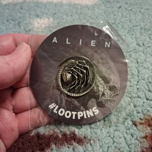 Loot Crate Alien Pin - Silver